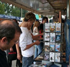 Krammarkt auf dem Barthelmarkt - Blechschilderstand der Familie Wiedamann
