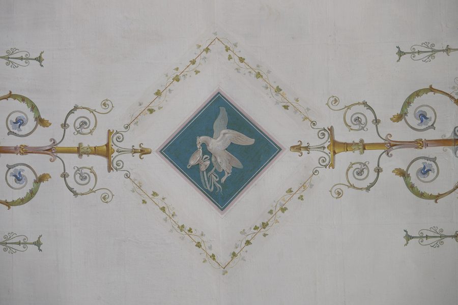 Deckenmalerei im Blauen Saal des ehemaligen Schlosses Ismaning, heute Rathaus