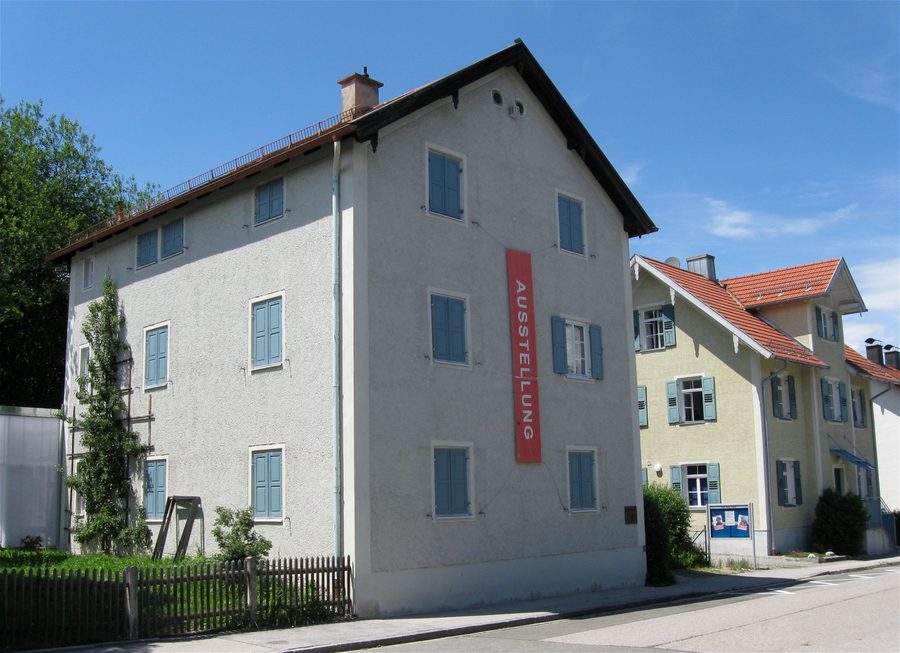 Stadtmuseum Penzberg in einem ehemaligen Bergarbeiter-Wohnhaus in der Karlstraße