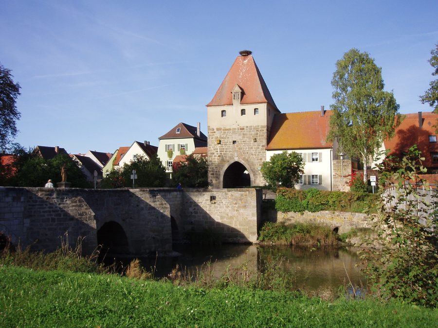 Storchenturm und Altmühlbrücke in Herrieden