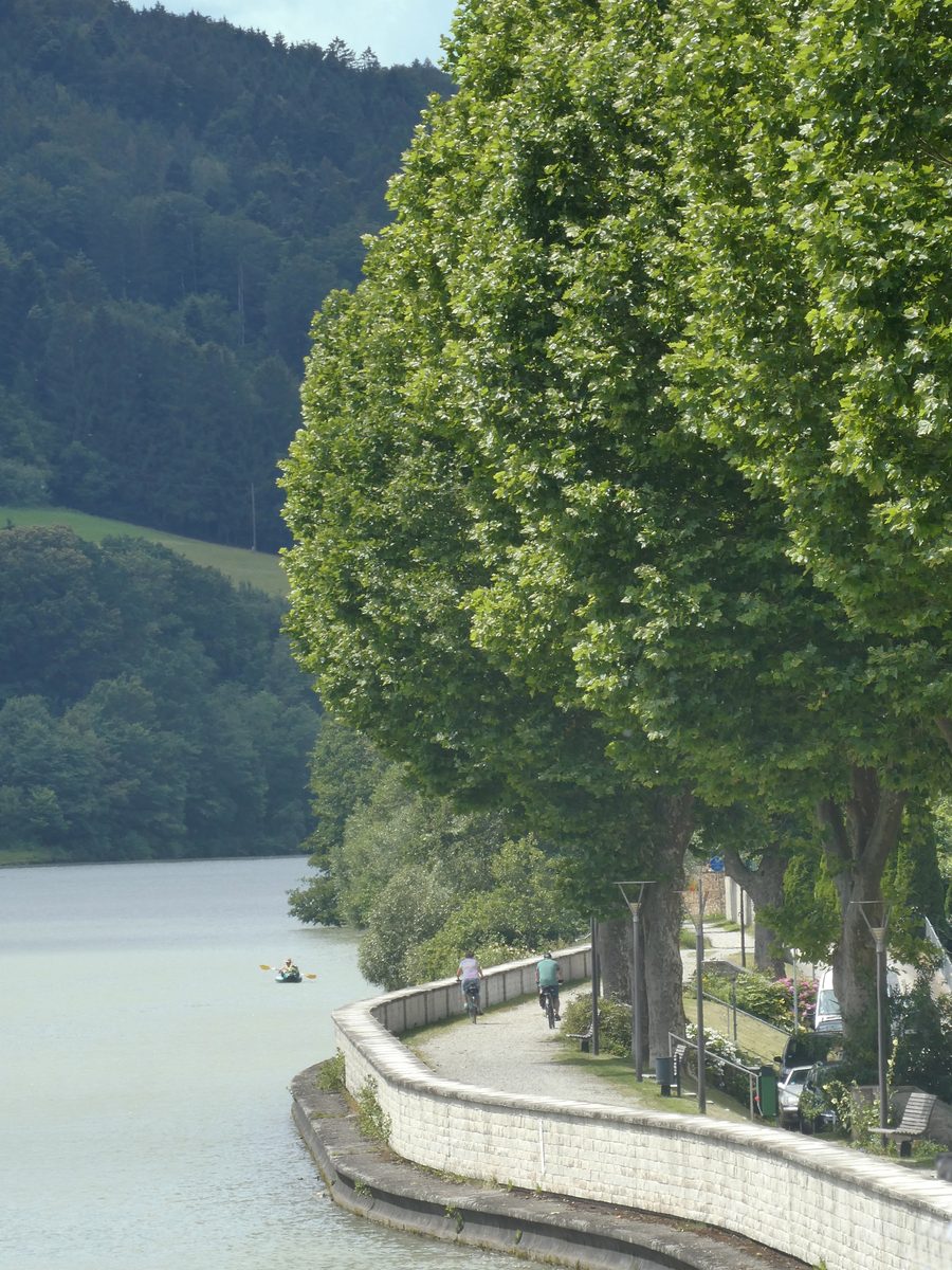 Donaupromenade Treidelweg in Obernzell am Ufer der Donau