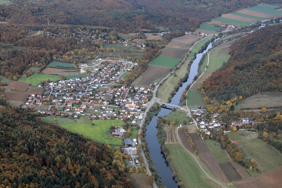 Duggendorf an der Naab mit Kleinduggendorf am gegenüberliegenden Ufer