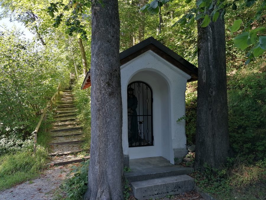 Kerkerkapelle von 1869 am Beginn des Kalvarienbergs in Görisried