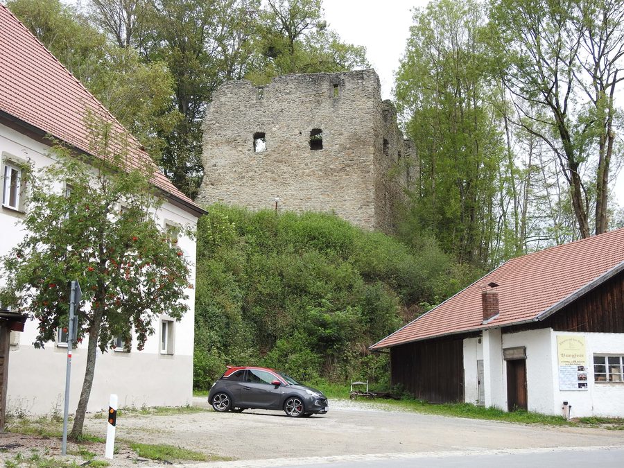 Burgruine Neuhaus in Schorndorf