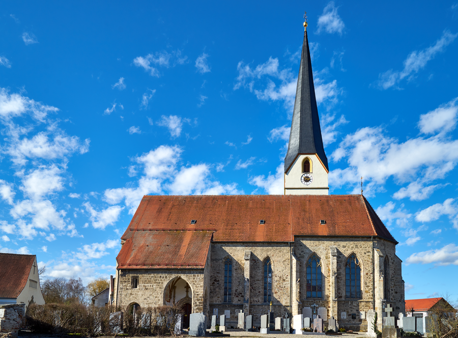 Pfarrkirche Mariä Himmelfahrt in Mittich, Ansicht von Süden