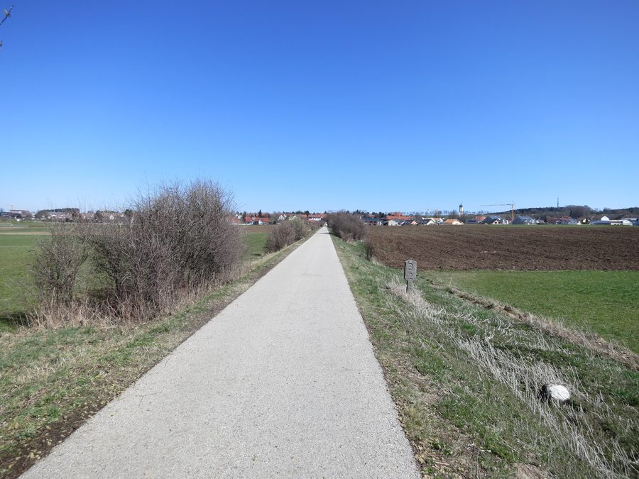 Radweg Sachsenrieder Bähnle auf der stillgelegten Bahntrasse bei Mauerstetten