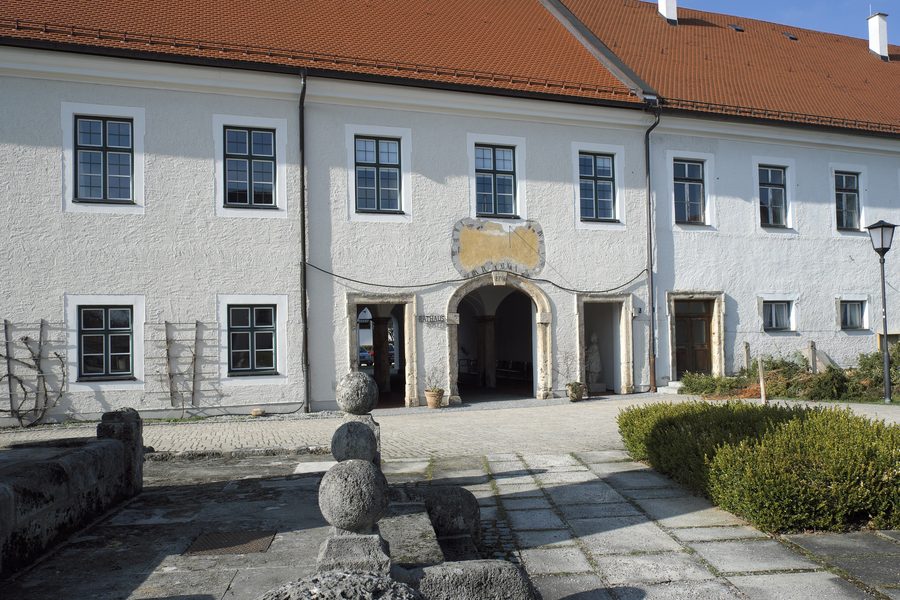 Ehemaliges Augustinerchorherrenstift Kloster Weyarn im Landkreis Miesbach
