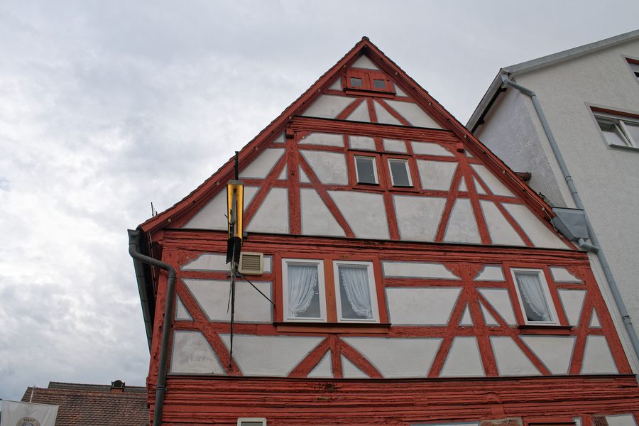Hauptstraße mit dörflicher Bebauung in Rüdenau