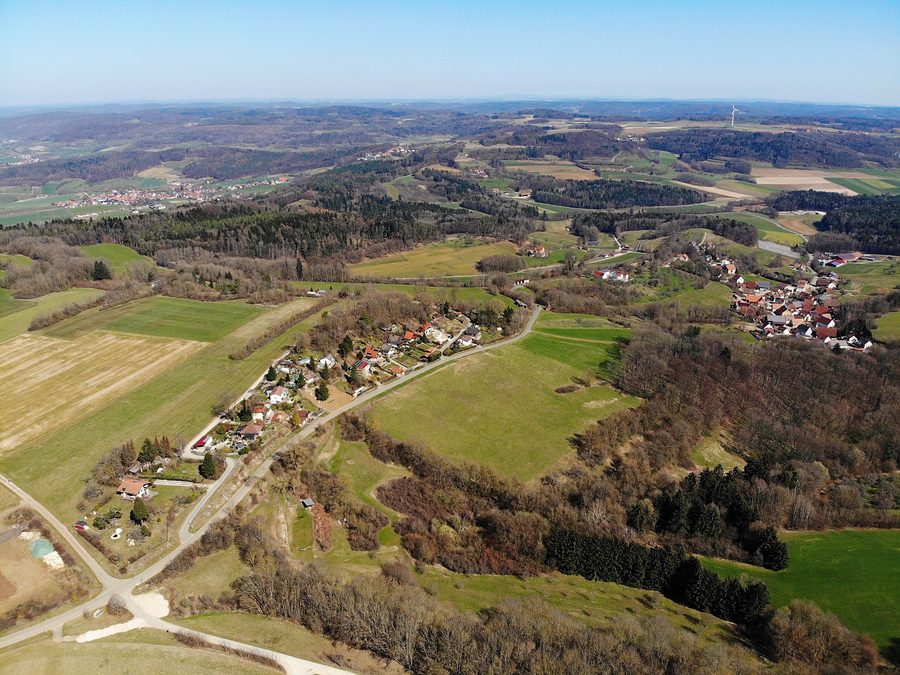 Luftaufnahme von Pommer, einem Ortsteil der Gemeinde Igensdorf