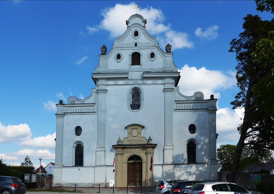 Westfront der Pfarrkirche St. Peter und Paul in Oberelchingen