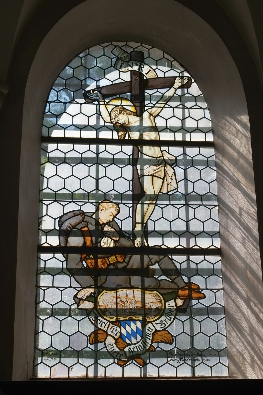 Bleiglasfenster in der Kirche des Klosters Indersdorf in Markt Indersdorf