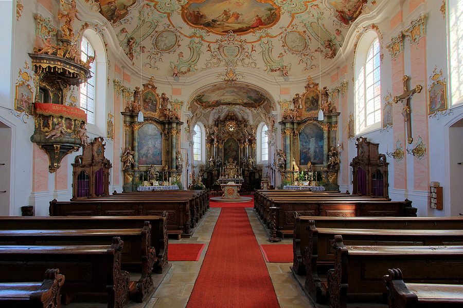 Fünfstetten (Kreis Donau-Ries, Bayern, Deutschland) Catholic Parishchurch St. Dionysius central view