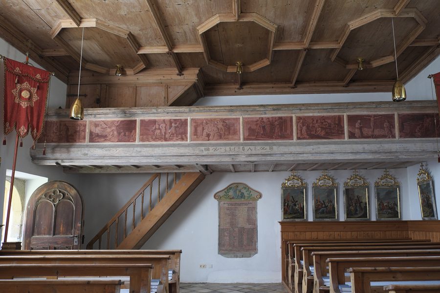 Innenraum der katholischen Filialkirche St. Maria Magdalena in Urspring bei Steingaden