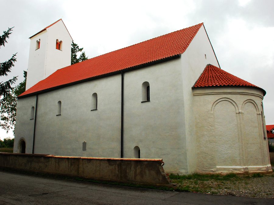 Kirche St. Aegidius in Keferloh, Gemeinde Grasbrunn