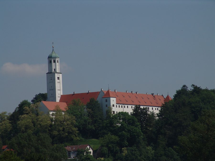 Außenansicht des Fuggerschlosses in Kirchheim in Schwaben