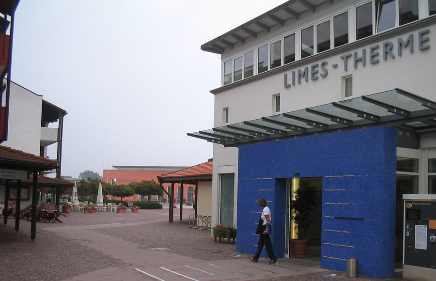 Kurplatz mit Limes-Therme in Bad Gögging