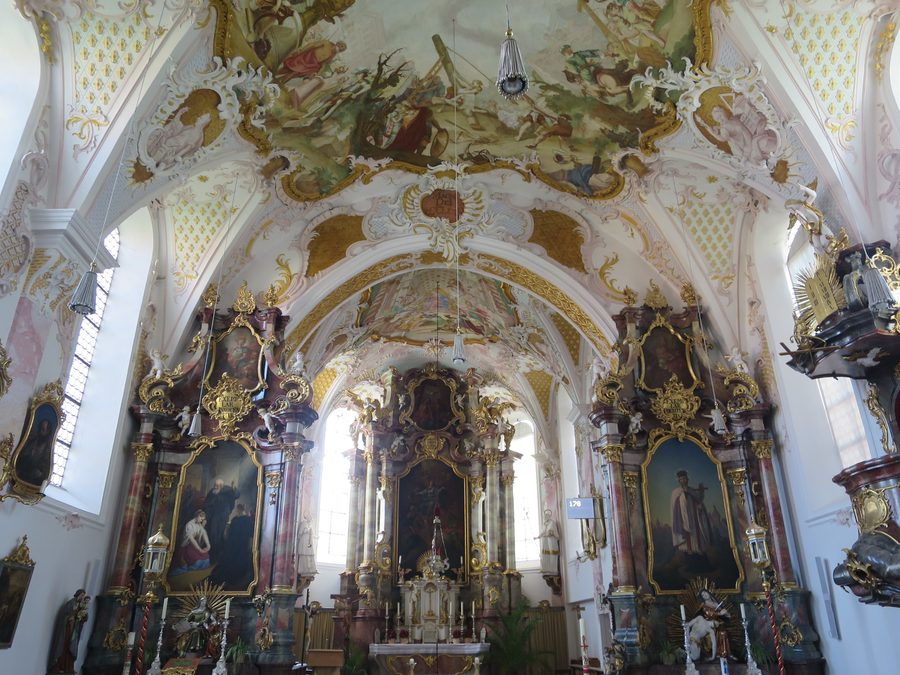 Innenraum der Kirche St. Peter und Paul in Prittriching