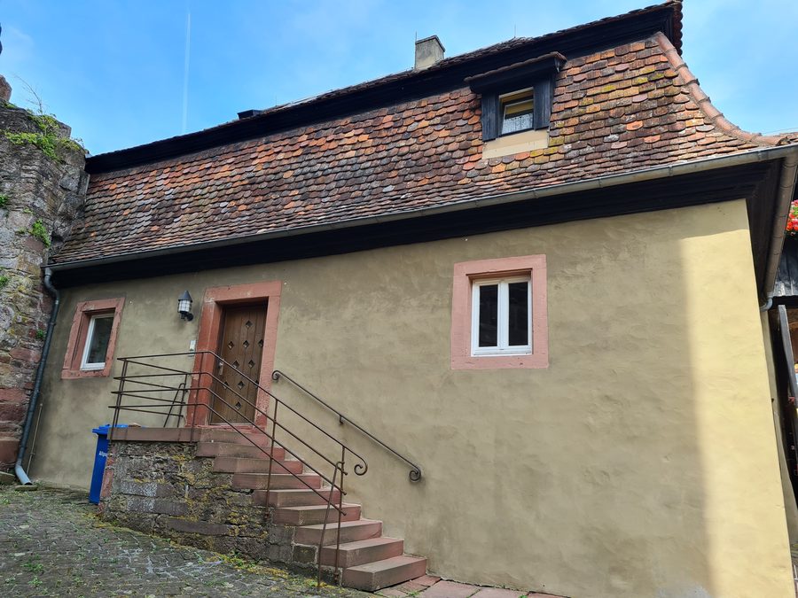 Burgtor der Hauptburg von Burg Rothenfels in Bergrothenfels