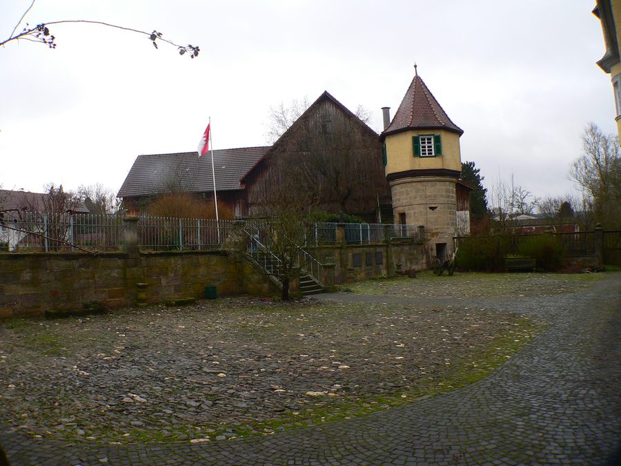Neues Schloss in Küps mit dem Eisturm