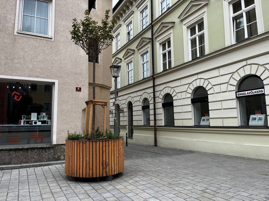 Fußgängerzone Angerbadergasse in der Freisinger Altstadt