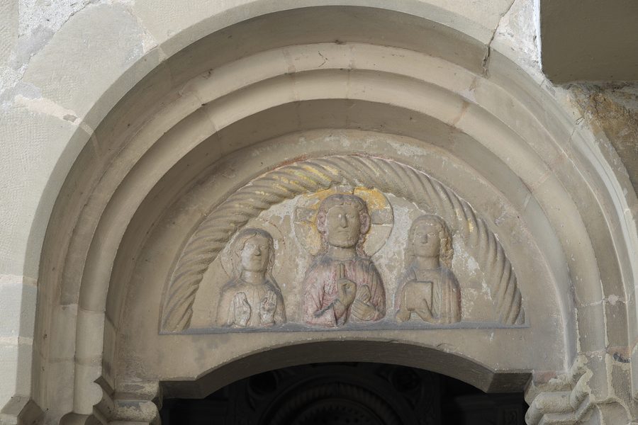 Romanisches Tympanon an der Johanneskapelle des ehemaligen Klosters Steingaden