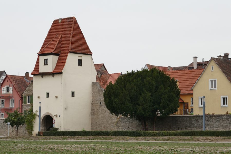Stadtmauer mit Friesentor in Sulzfeld am Main