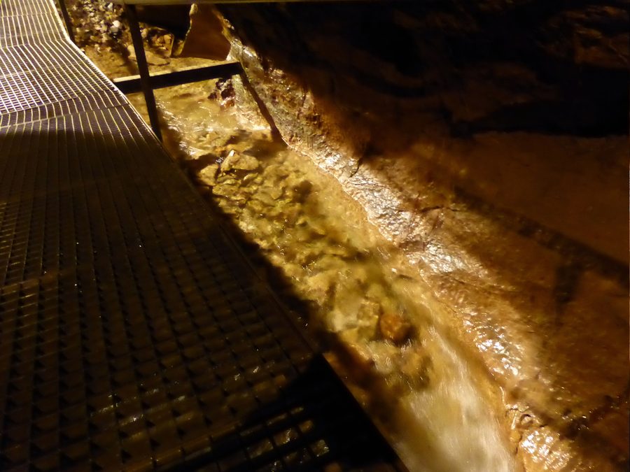 Kristallrinne in der Sturmannshöhle bei Obermaiselstein