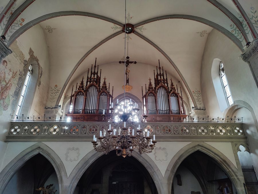 Schlimbach-Orgel im Innenraum der Ritterkapelle Haßfurt
