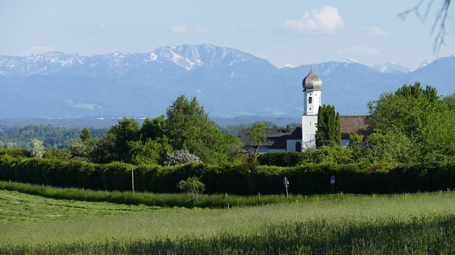 Blick von der Ilkahöhe bei Tutzing auf die Alpen