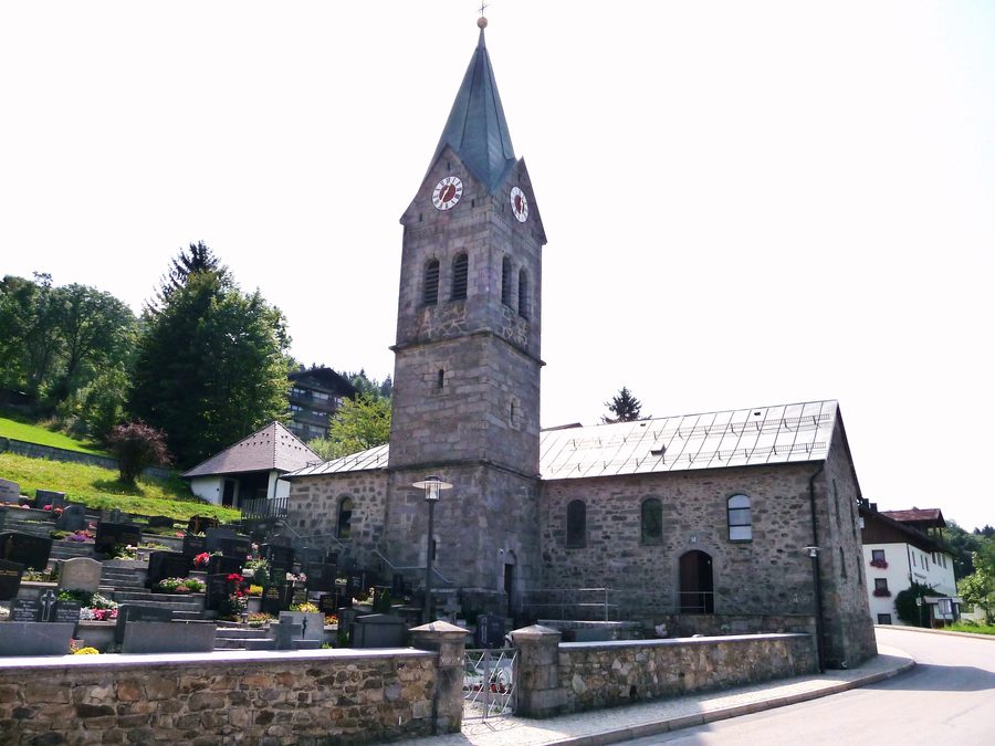 Pfarrkirche Maria Himmelfahrt in Langfurth, Gemeinde Schöfweg