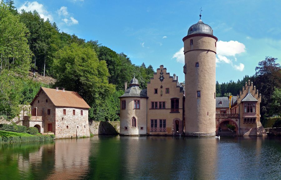 Wasserschloss Mespelbrunn in der weiteren Umgebung von Mönchberg
