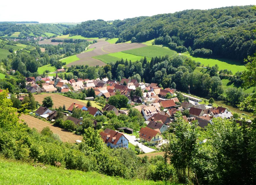 Tauberzell, ein Ortsteil von Adelshofen in Mittelfranken