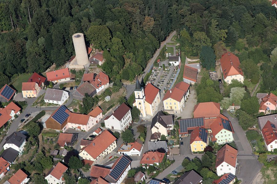 Burgruine Thanstein und Pfarrkirche St. Johannes der Täufer