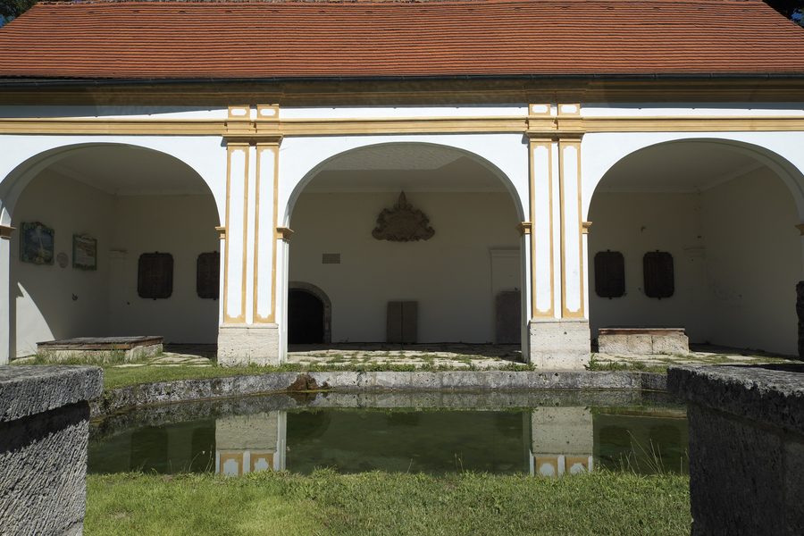 Brunnenhaus des ehemaligen Klosters Wessobrunn in Bayern