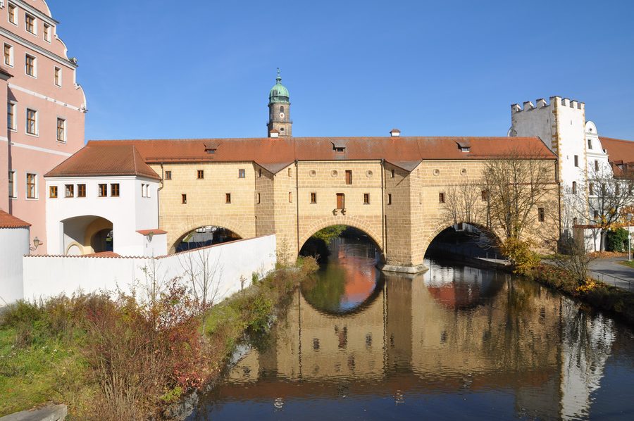 Die Stadtbrille in Amberg verbindet das ehemalige kurfürstliche Schloss mit dem Zeughaus.