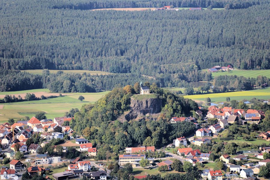 Basaltkegel Hoher Parkstein in Parkstein in der nördlichen Oberpfalz