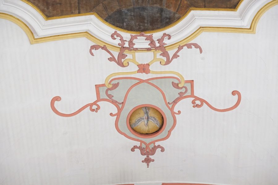Katholische Pfarrkirche St. Nikolaus in Stadtbergen im Landkreis Augsburg