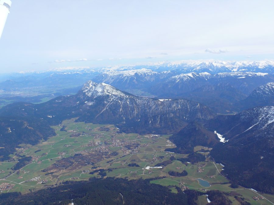 Inzell mit dem Staufengebirge im Hintergrund