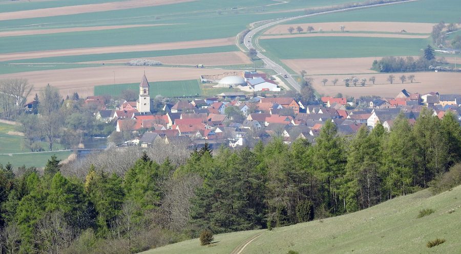 Blick vom Hesselberg auf Wittelshofen
