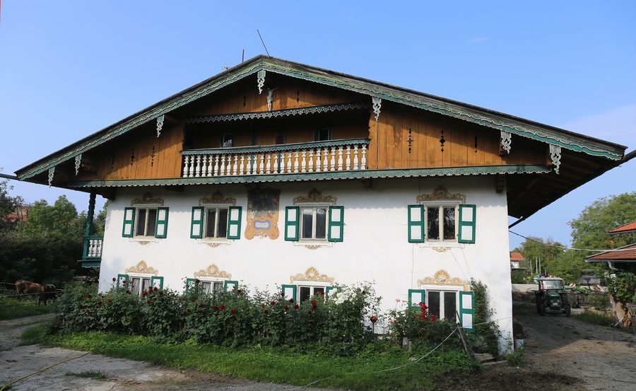 Historischer Einfirsthof in der Lindenstraße von Oberwarngau