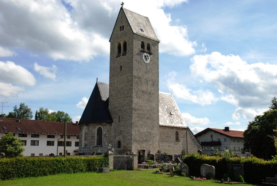 Katholische Kirche St. Michael in Mitterdarching, Gemeinde Valley