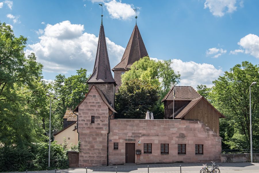Hallertor mit Mauerturm Grünes G an der Nürnberger Stadtbefestigung