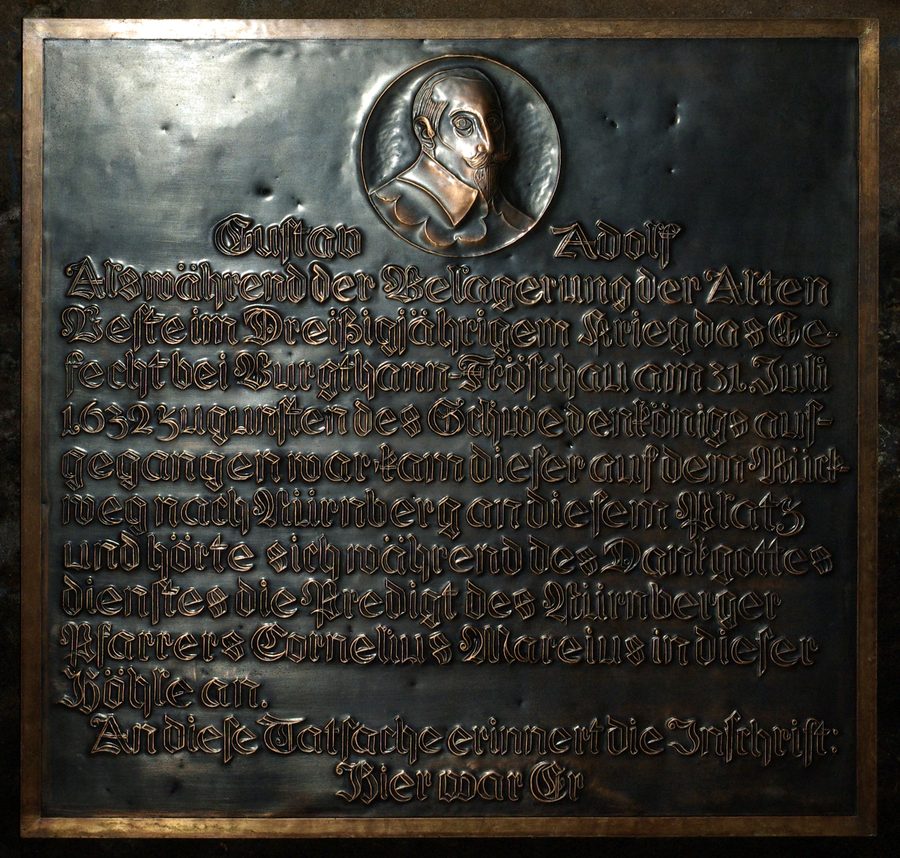 Gedenktafel in der Gustav-Adolf-Höhle in der Schwarzachklamm bei Schwarzenbruck