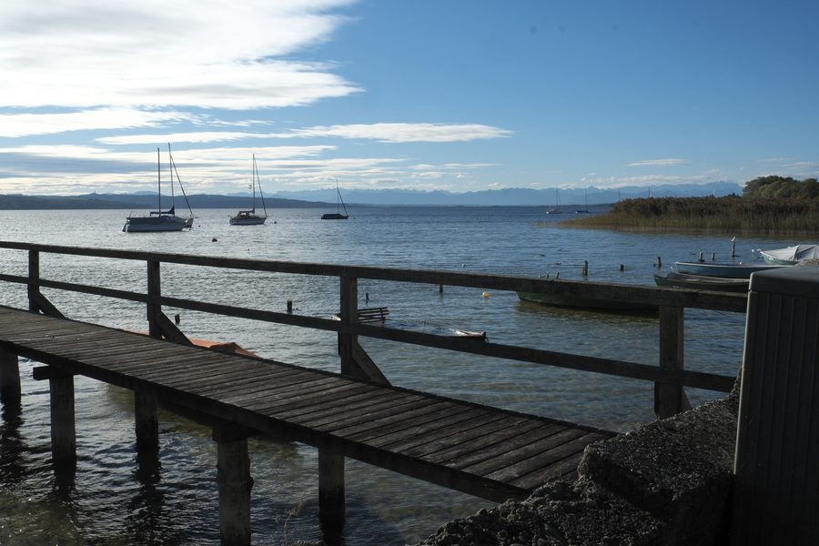 Ammersee bei Unterschondorf in Schondorf am Ammersee mit Bootssteg
