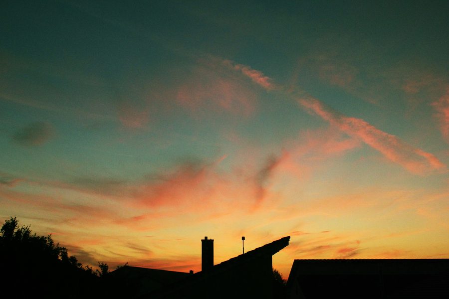 Sonnenaufgang über Neutraubling in Bayern