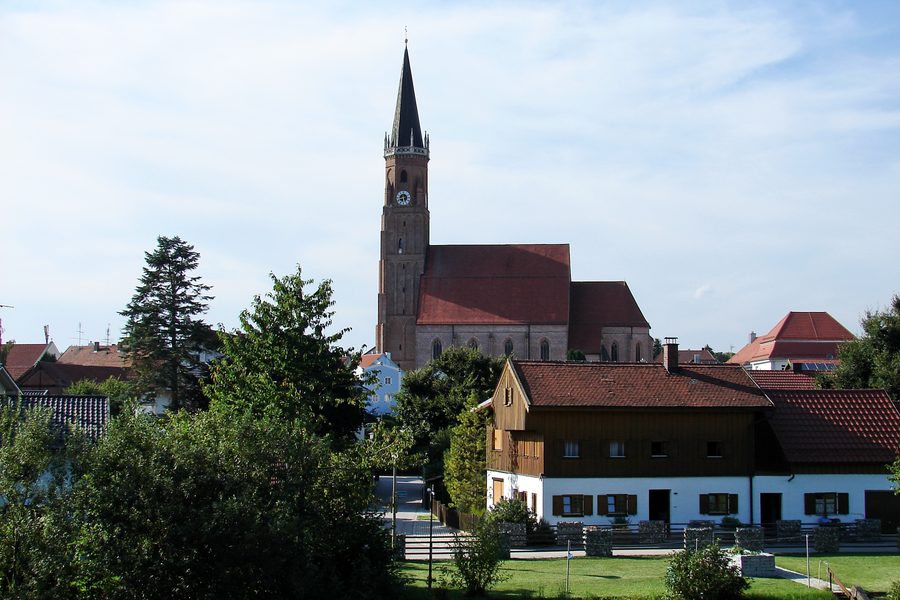 Die römisch-katholische Pfarrkirche St. Martin in Geisenhausen