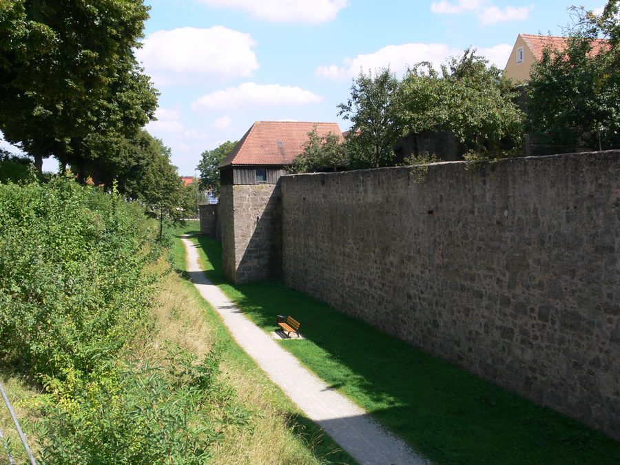 Erhaltene Stadtmauer in Wolframs-Eschenbach