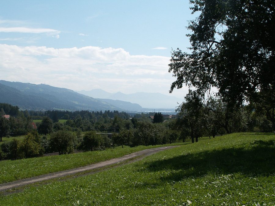 Blick über das Leiblachtal bei Sigmarszell zum Bodensee