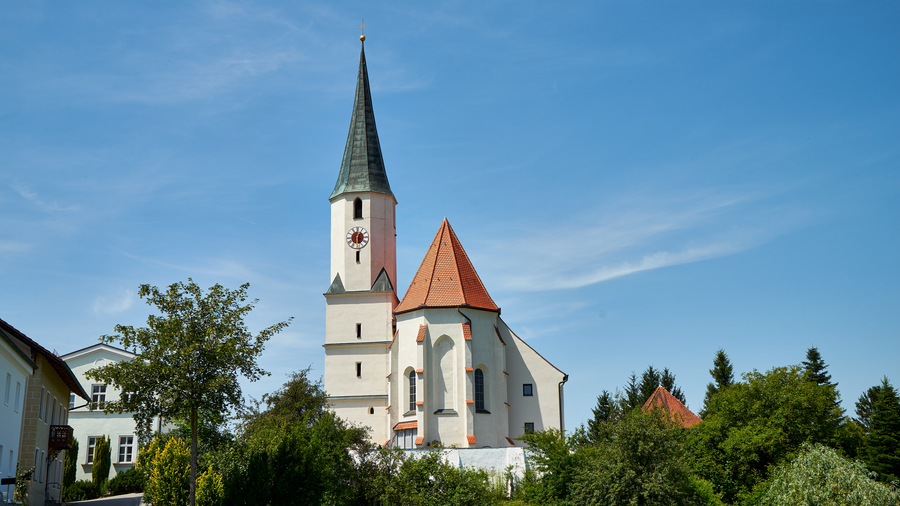 Katholische Pfarrkirche St. Georg und Urban in Stubenberg, Ansicht von Osten