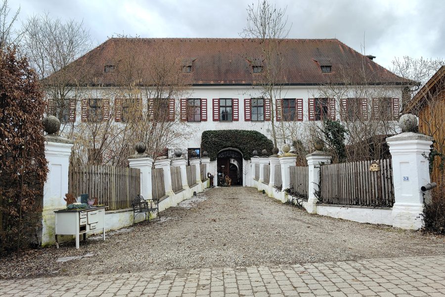 Schloss Ratzenhofen in der Gemeinde Elsendorf